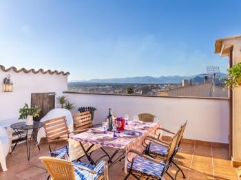 Mallorca traditional townhouse holiday in Llubi - Apartment in Llubi
