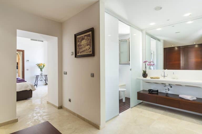 Bathrooms In Majestic Holiday Estate In Calvia