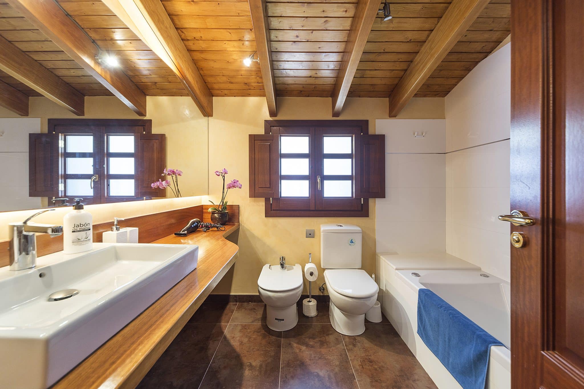 Bathrooms In Majestic Holiday Estate In Calvia