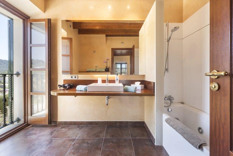 Bathrooms In Majestic Holiday Estate In Calvia