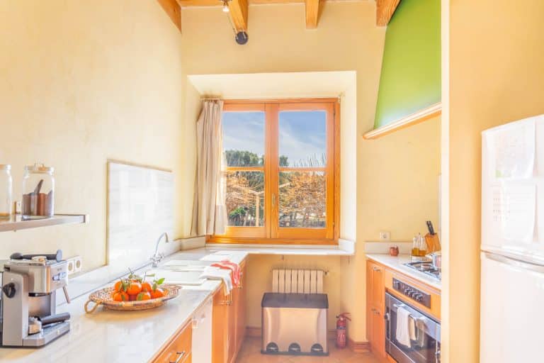 Kitchen In Townhouse In Palma 300 M From The Beach