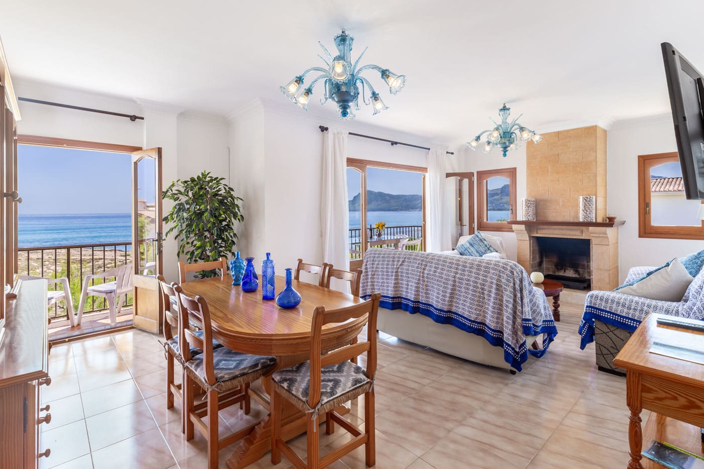 Livingroom In Beautiful Front Line Beach House In Mallorca