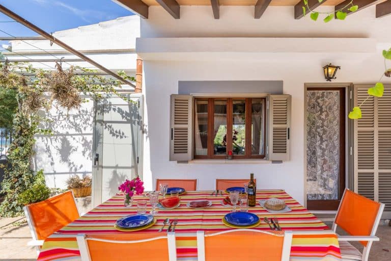 Outdoor Dining Area In Cottage 50 M From The Beach