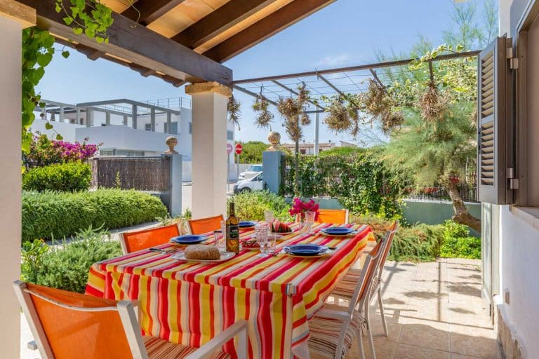 Outdoor Dining Area In Cottage 50 M From The Beach